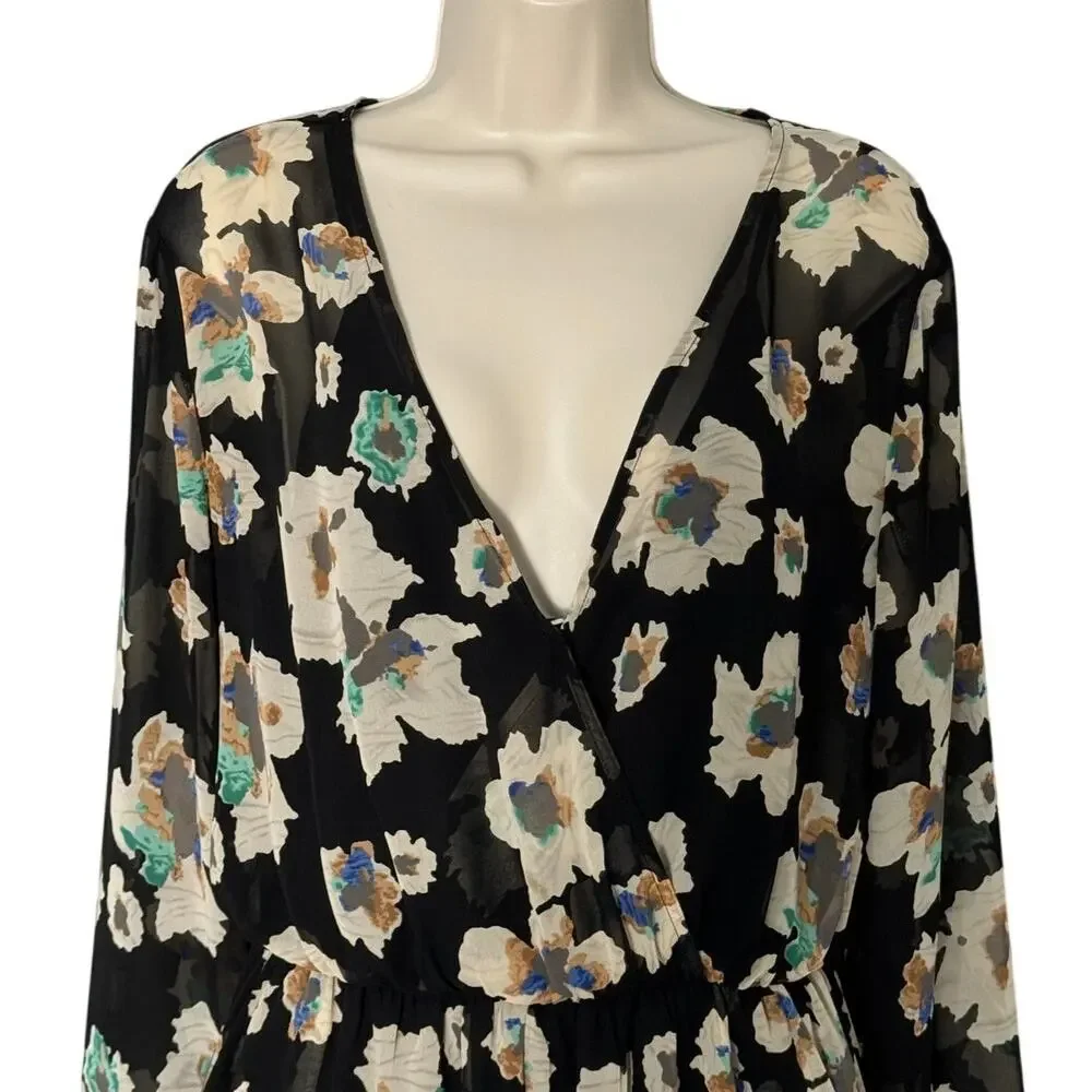 ASTR Floral‎ Long Sleeve Romper Size L